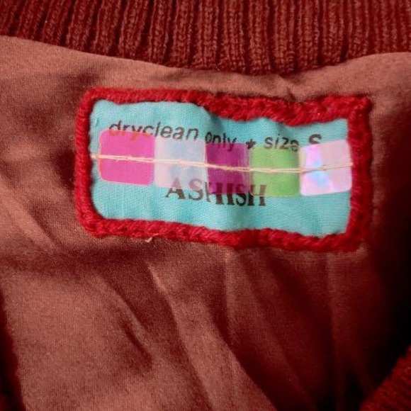 Dazzling! New without tags stunning and unique Ashish sequinned sweater vest. - Picture 8 of 8